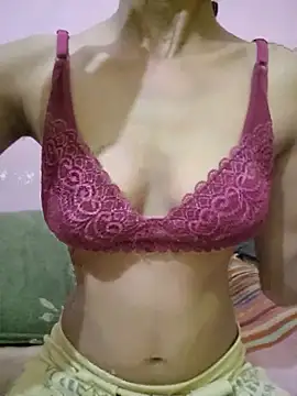 Curvy Amyra online show from May 2026 06:05:02 PM