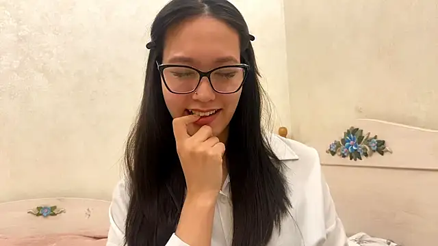 Snapshot of ayanovae chatting on March 2026 03:38:01 PM ayanovae online show from March 2026 03:38:01 PM