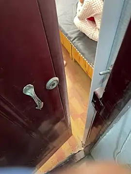 midnight-001 online show from April 2026 04:48:01 PM