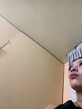 Snapshot of Itze_Mua chatting on May 2026 11:10:02 PM Itze Mua online show from May 2026 11:10:02 PM