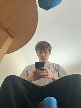 Snapshot of demon4ever chatting on April 2026 06:17:01 PM demon4ever online show from April 2026 06:17:01 PM