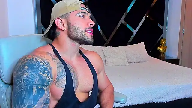 Raytorres online show from May 2026 11:09:01 PM