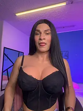 Snapshot of Honey__kiss chatting on June 2026 11:02:02 PM Honey kiss online show from June 2026 11:02:02 PM