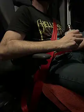 truckcam online show from April 2026 07:33:01 PM