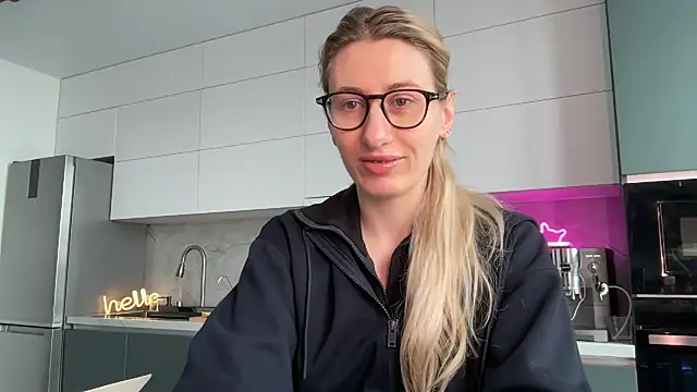 HEY KITSUNKA online show from April 2026 09:14:02 AM