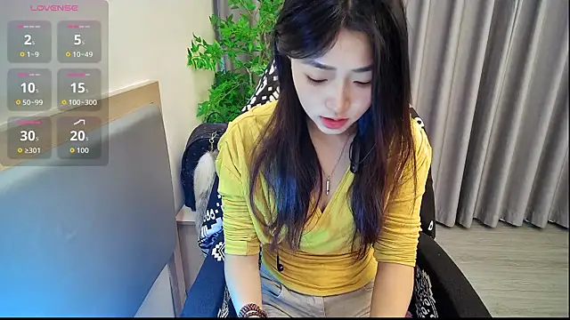 Snapshot of su_ning chatting on April 2026 06:35:02 AM su ning online show from April 2026 06:35:02 AM
