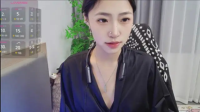 Snapshot of su_ning chatting on April 2026 11:57:01 AM su ning online show from April 2026 11:57:01 AM