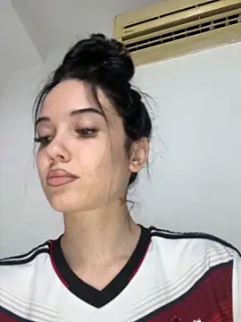 Snapshot of icedrosemarye chatting on June 2026 06:18:02 PM icedrosemarye online show from June 2026 06:18:02 PM