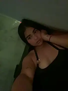 Snapshot of Valerials chatting on April 2026 04:01:01 AM Valerials online show from April 2026 04:01:01 AM