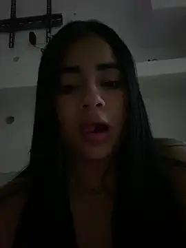 Snapshot of Valerials chatting on April 2026 03:11:01 AM Valerials online show from April 2026 03:11:01 AM