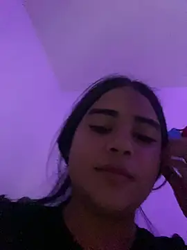 Snapshot of Valerials chatting on April 2026 09:21:02 PM Valerials online show from April 2026 09:21:02 PM