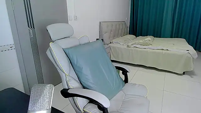 Snapshot of zzzzppp3 chatting on August 2026 01:02:02 PM zzzzppp3 online show from August 2026 01:02:02 PM