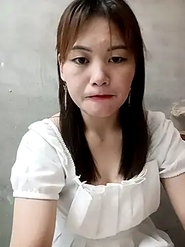 Snapshot of meg_06 chatting on May 2026 02:11:01 PM meg 06 online show from May 2026 02:11:01 PM
