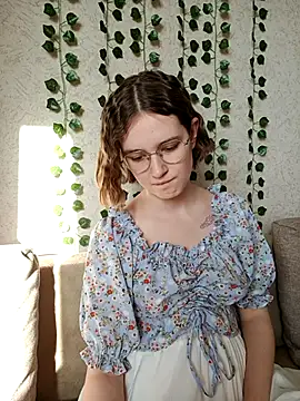 Heyy Mia online show from March 2026 01:43:02 PM