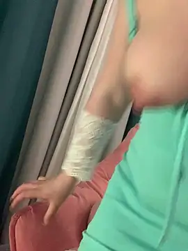 Snapshot of xiaomei89 chatting on March 2026 01:05:02 PM xiaomei89 online show from March 2026 01:05:02 PM