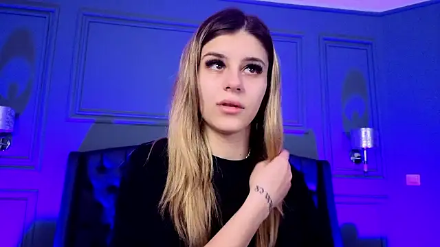 Snapshot of Sierra_Russo chatting on March 2026 04:13:02 AM Sierra Russo online show from March 2026 04:13:02 AM