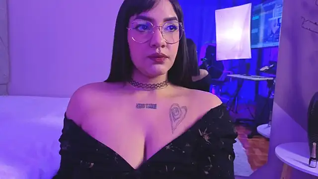 dania22  online show from June 2026 02:23:01 PM