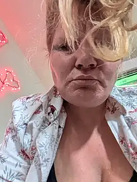 trippsgotlips online show from June 2026 12:52:01 PM