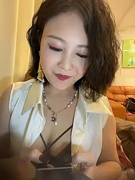 Snapshot of Lola666999 chatting on May 2026 04:13:02 PM Lola666999 online show from May 2026 04:13:02 PM