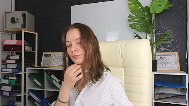 emma chaser online show from June 2026 04:34:01 AM