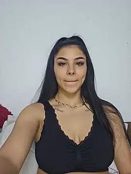 Crissdesire online show from June 2026 01:37:01 PM