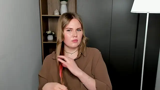 Snapshot of PaulinaBigley chatting on April 2026 01:41:01 PM PaulinaBigley online show from April 2026 01:41:01 PM