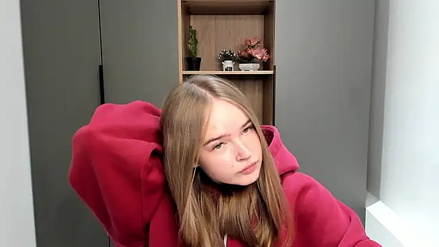 Snapshot of YeeMellendorf chatting on March 2026 12:00:01 PM YeeMellendorf online show from March 2026 12:00:01 PM