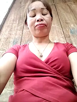 Snapshot of Ely-cute2k chatting on April 2026 01:59:01 AM Ely-cute2k online show from April 2026 01:59:01 AM
