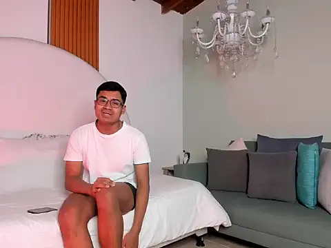 Snapshot of ThiagoVega_ chatting on July 2026 04:43:01 AM ThiagoVega online show from July 2026 04:43:01 AM