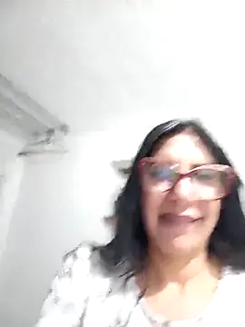 Snapshot of SamanthaRosse01_ chatting on April 2026 12:02:02 AM SamanthaRosse01 online show from April 2026 12:02:02 AM
