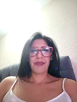 Snapshot of SamanthaRosse01_ chatting on April 2026 01:40:01 AM SamanthaRosse01 online show from April 2026 01:40:01 AM