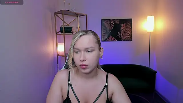 Snapshot of angelic_coy chatting on June 2026 10:49:01 AM angelic coy online show from June 2026 10:49:01 AM