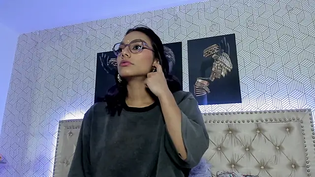 ValeAlvarez  online show from May 2026 02:35:02 PM