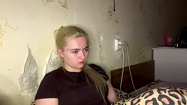 Sophia Blonde online show from April 2026 01:19:02 AM
