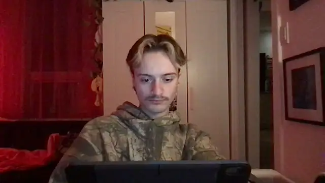 TwinkGaymer online show from March 2026 01:01:01 AM