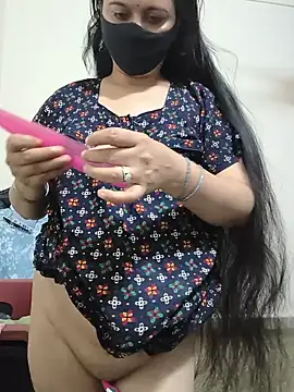 HeartlessGirl online show from May 2026 04:12:02 PM