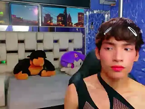 Snapshot of IsaacNovaa chatting on April 2026 07:11:01 PM IsaacNovaa online show from April 2026 07:11:01 PM