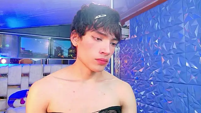Snapshot of IsaacNovaa chatting on April 2026 09:15:01 AM IsaacNovaa online show from April 2026 09:15:01 AM