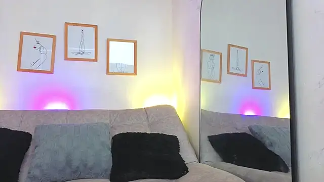 Snapshot of CharlotteCopper_ chatting on May 2026 10:43:02 AM CharlotteCopper online show from May 2026 10:43:02 AM