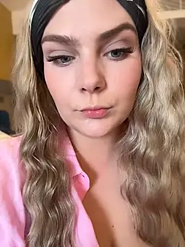 Blonde Cougar online show from June 2026 01:46:02 PM