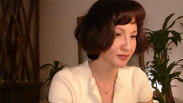 Snapshot of wanderwhitch chatting on June 2026 12:32:02 AM wanderwhitch online show from June 2026 12:32:02 AM