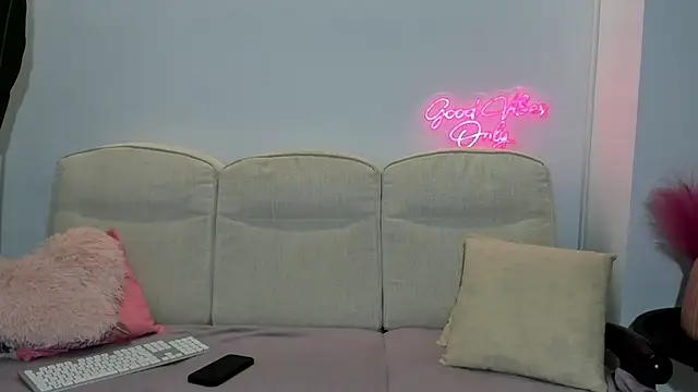 Snapshot of Cassy-Foxy chatting on May 2026 06:40:01 AM Cassy-Foxy online show from May 2026 06:40:01 AM
