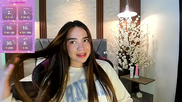Anissa m  online show from April 2026 07:03:02 PM