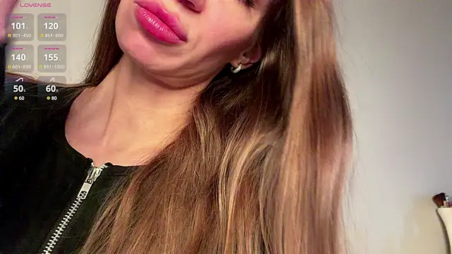 Snapshot of OdetteTrentinella chatting on May 2026 06:11:01 AM OdetteTrentinella online show from May 2026 06:11:01 AM