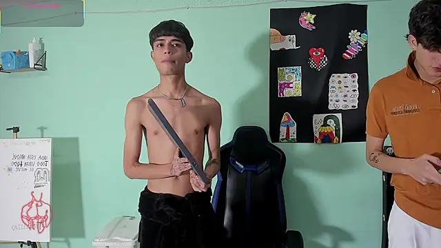 TYLERhHOT2005 online show from April 2026 02:27:02 AM