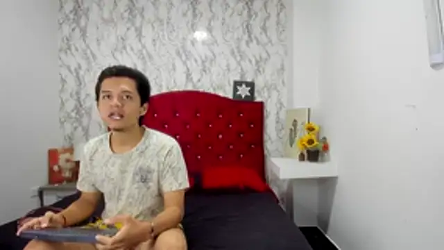 Alejandra and James  online show from April 2026 12:53:01 AM