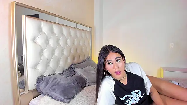 Snapshot of Miss_KhalifaDoll chatting on June 2026 03:49:01 AM Miss KhalifaDoll online show from June 2026 03:49:01 AM