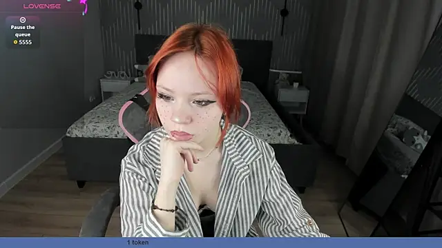 Snapshot of Loly_Cuttie chatting on April 2026 01:00:01 AM Loly Cuttie online show from April 2026 01:00:01 AM