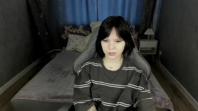 Snapshot of Loly_Cuttie chatting on May 2026 01:14:01 AM Loly Cuttie online show from May 2026 01:14:01 AM