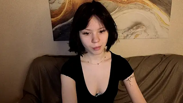 Snapshot of Loly_Cuttie chatting on May 2026 01:44:02 AM Loly Cuttie online show from May 2026 01:44:02 AM